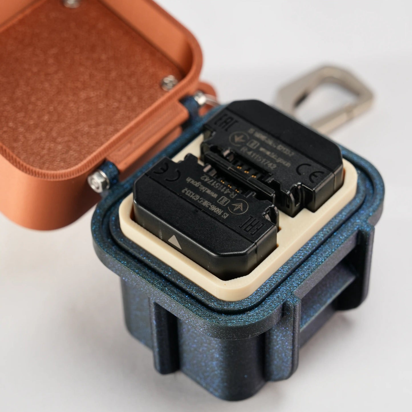 9Dimension - 2 Battery + 1 SD Card Rugged Case With Airtag Slot