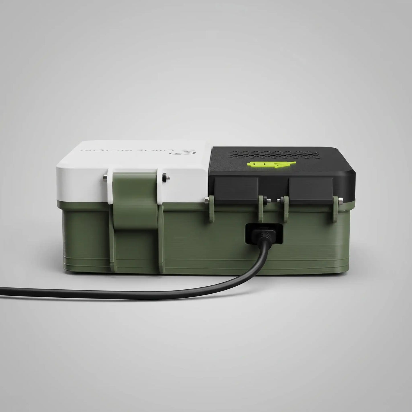 9Dimension - Battery Charging Case With 4 Battery Slots & Charging Station